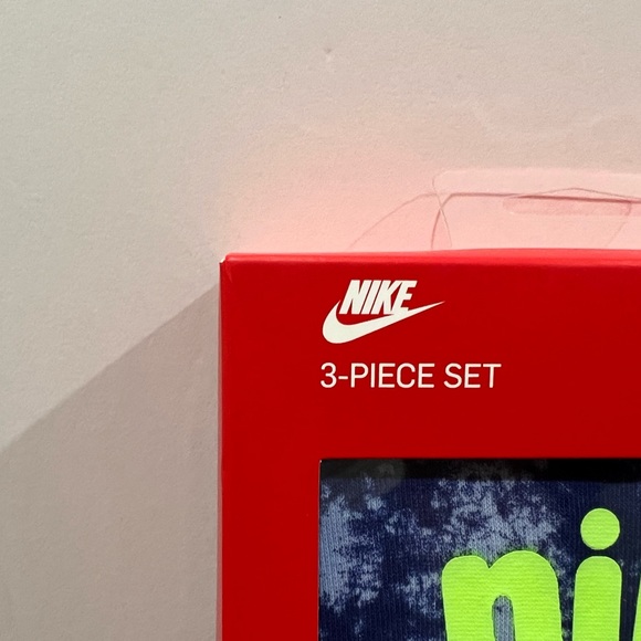 Nike 3 Piece Set, White & Purple, 0-6 Months - Picture 4 of 11